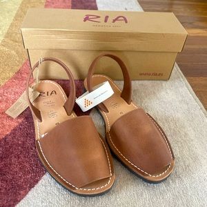 Ria Menorca Picasso Cuero size 40 BRAND NEW
